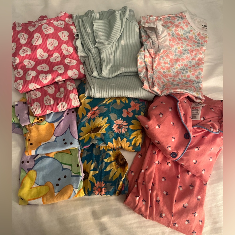 2T girls pajamas 5 sets 1 nightgown- Carter’s, Little Sleepies, little pajama co
